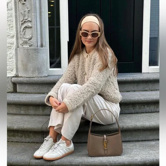 Adidas Samba OG sneakers in Aluminium / Chalk White / Wonder Beige - Picture 6 of 11